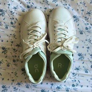 On The Rodger Sneaker